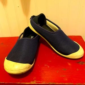 Mahabis Summer navy blue slippers. Size 38/8 GUC